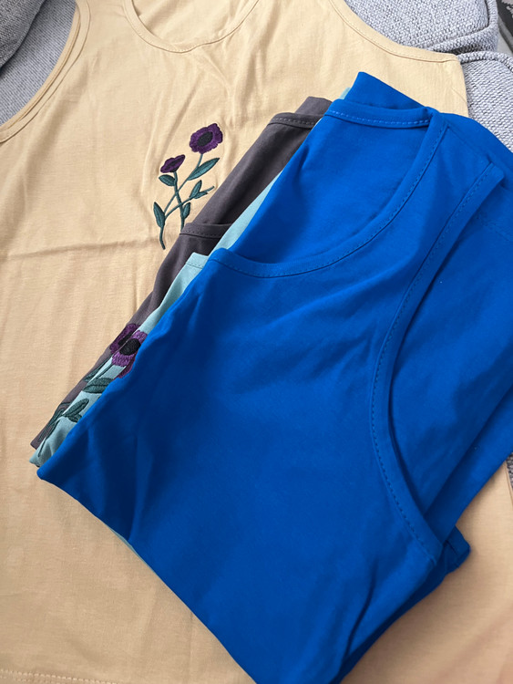 تاپ نخی گلدوزی